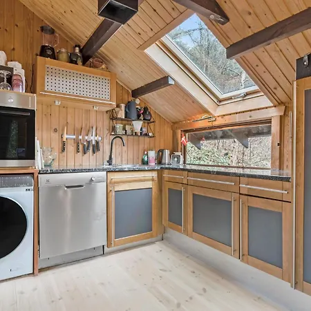 3 Bedroom Pet Friendly In *